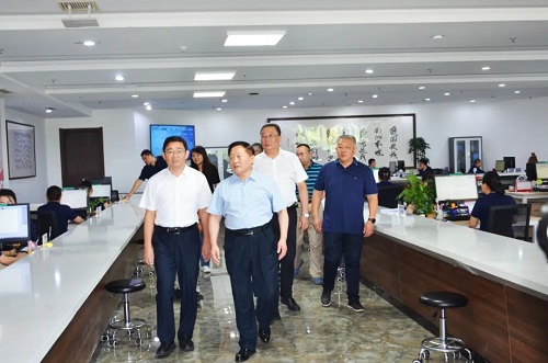 肥城市领导莅临一滕集团考察，数字化转型成果获高度肯定