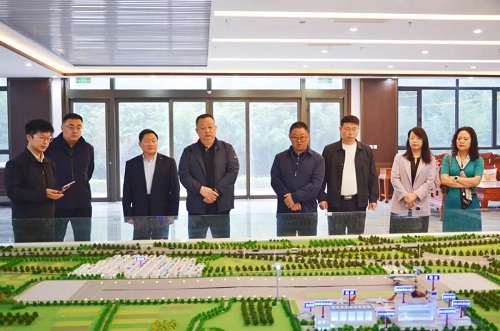 云南富源县县委书记崔庆稳一行到一滕集团考察