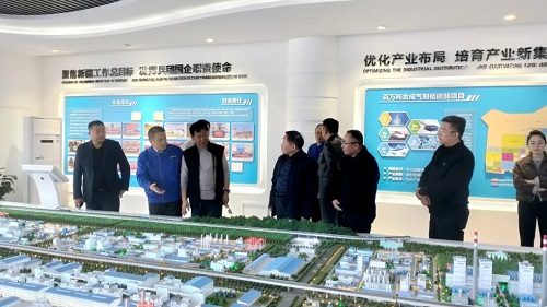 集团董事长滕鸿儒率队赴八师石河子市考察