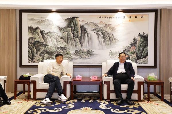 集团党委书记、董事长滕鸿儒赴应急管理大学参观学习