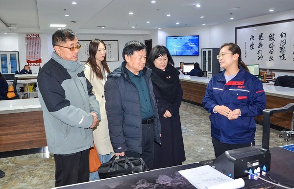 银川山东潍坊商会一行莅临一滕集团参观考察