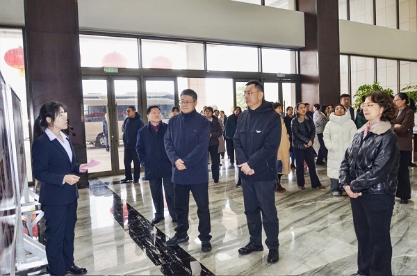 全市工会关爱服务女职工工作现场推进会与会人员到一滕集团调研观摩