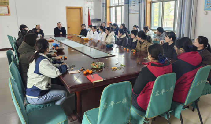 巾帼绽芳华 奋进新征程丨东平一滕医药公司召开三八国际妇女节座谈会