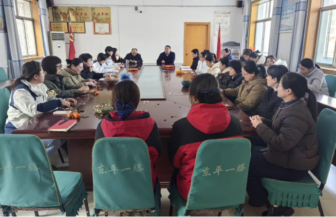 巾帼绽芳华 奋进新征程丨东平一滕医药公司召开三八国际妇女节座谈会