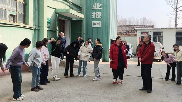 巾帼绽芳华 同心筑发展——泰城一滕医药公司庆“三八”妇女节活动纪实