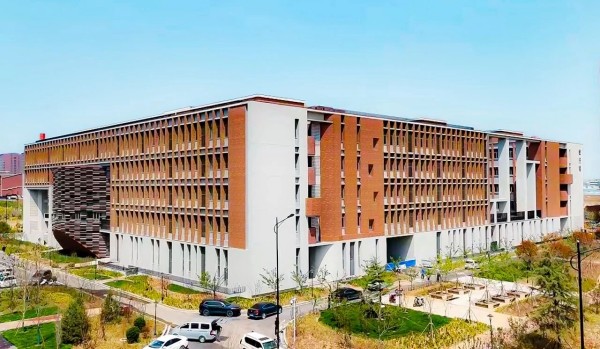 一滕匠筑精品 育梦筑就华章｜青岛理工大学临沂校区敏行楼圆满交付